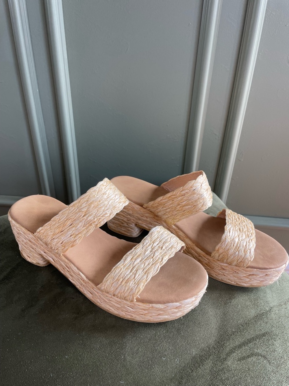 Woven Platform Sandals Women’s 9 Resort Neutral Slides Euro Summer Straw Details - Picture 3 of 6